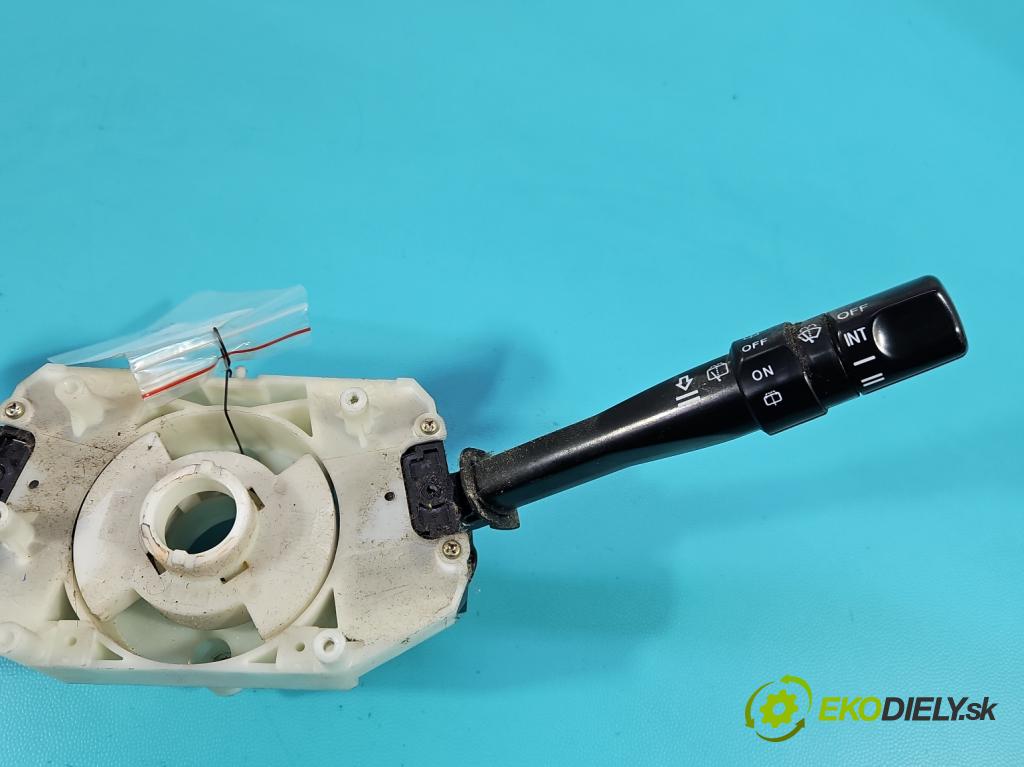 Honda CR-V I 1995-2001 2.0 16V 147 HP manual 108 kW 1973 cm3 5- prepínač komplex: M16389 (Prepínacie páčky pod volantom)