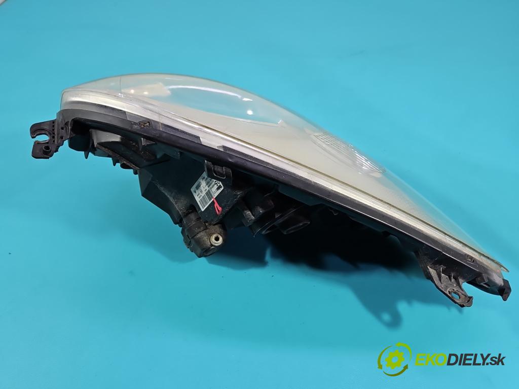 Citroen C1 I 2005-2014 1.0 12V 68 HP manual 50 kW 998 cm3 5- Reflektor: pravý 81110-0H090 (Svetlo predné pravé)