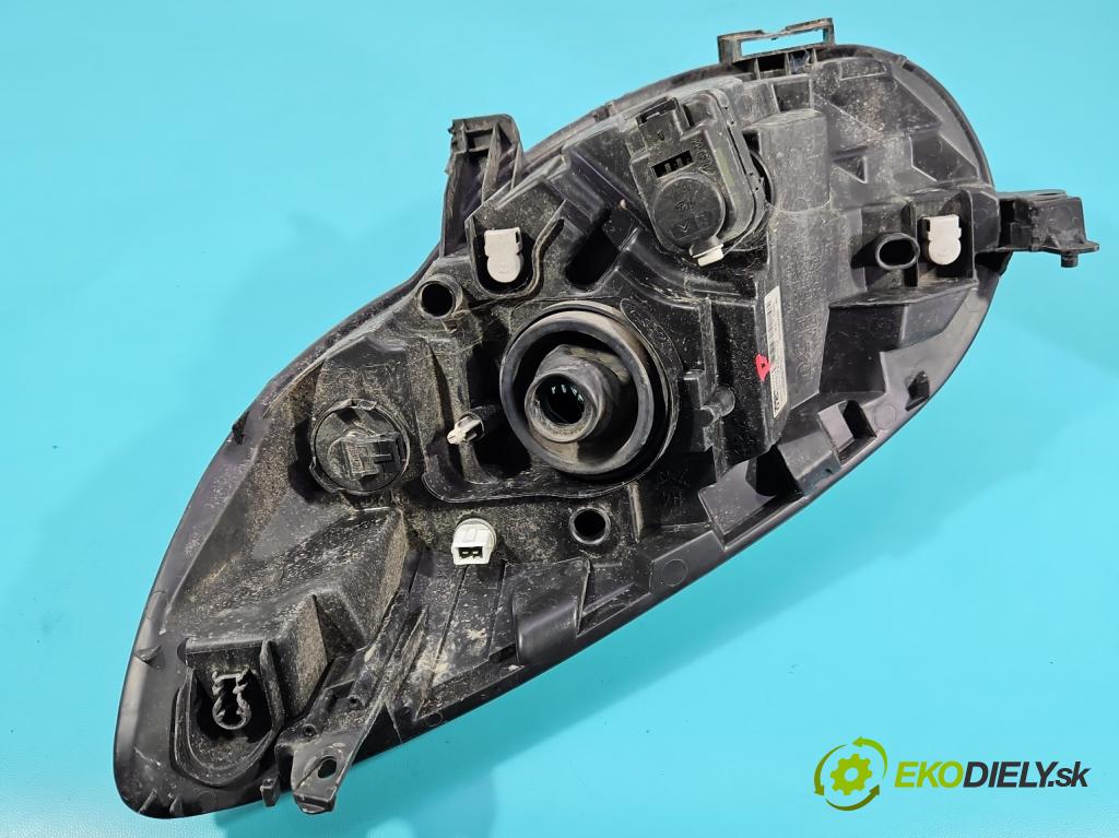 Citroen C1 I 2005-2014 1.0 12V 68 HP manual 50 kW 998 cm3 5- Reflektor: pravý 81110-0H090 (Svetlo predné pravé)