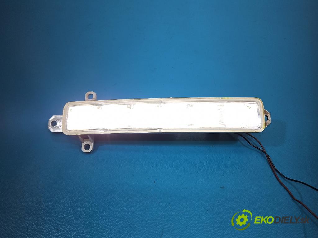 Citroen C1 I 2005-2014 1.0 12V 68 HP manual 50 kW 998 cm3 5- Svetlo: prevádzky pravé 9677409380