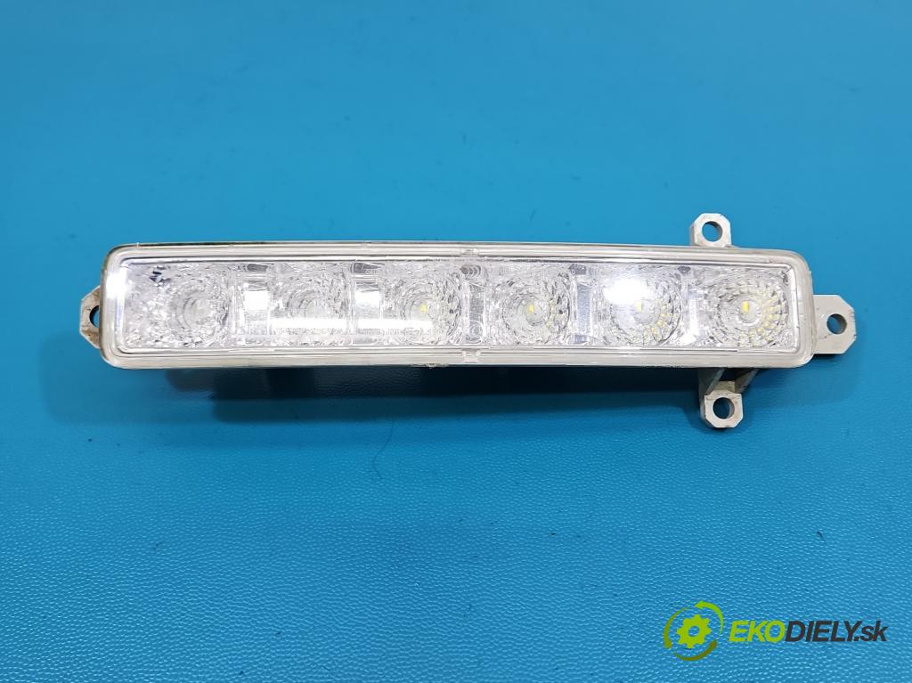 Citroen C1 I 2005-2014 1.0 12V 68 HP manual 50 kW 998 cm3 5- Svetlo: prevádzky pravé 9677409380