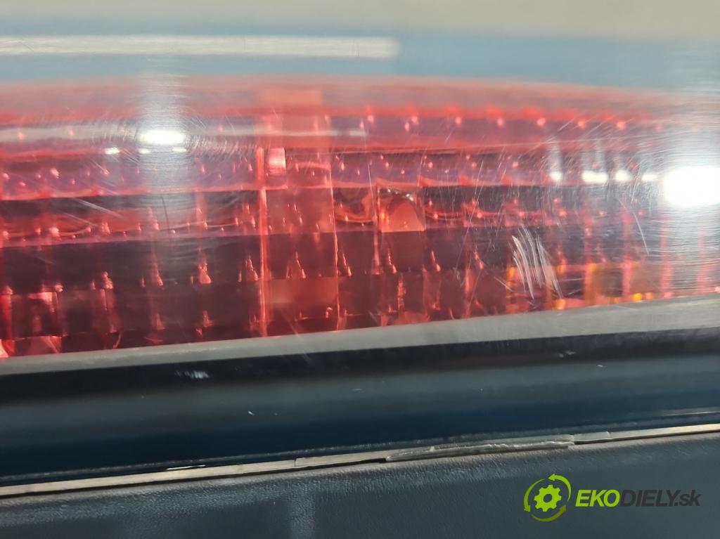 Renault Trafic II 2001-2014 1.9 dci 109 hp manual 80 kW 1870 cm3 5- světlo zadní pravé  (Klika dveří ostatní)