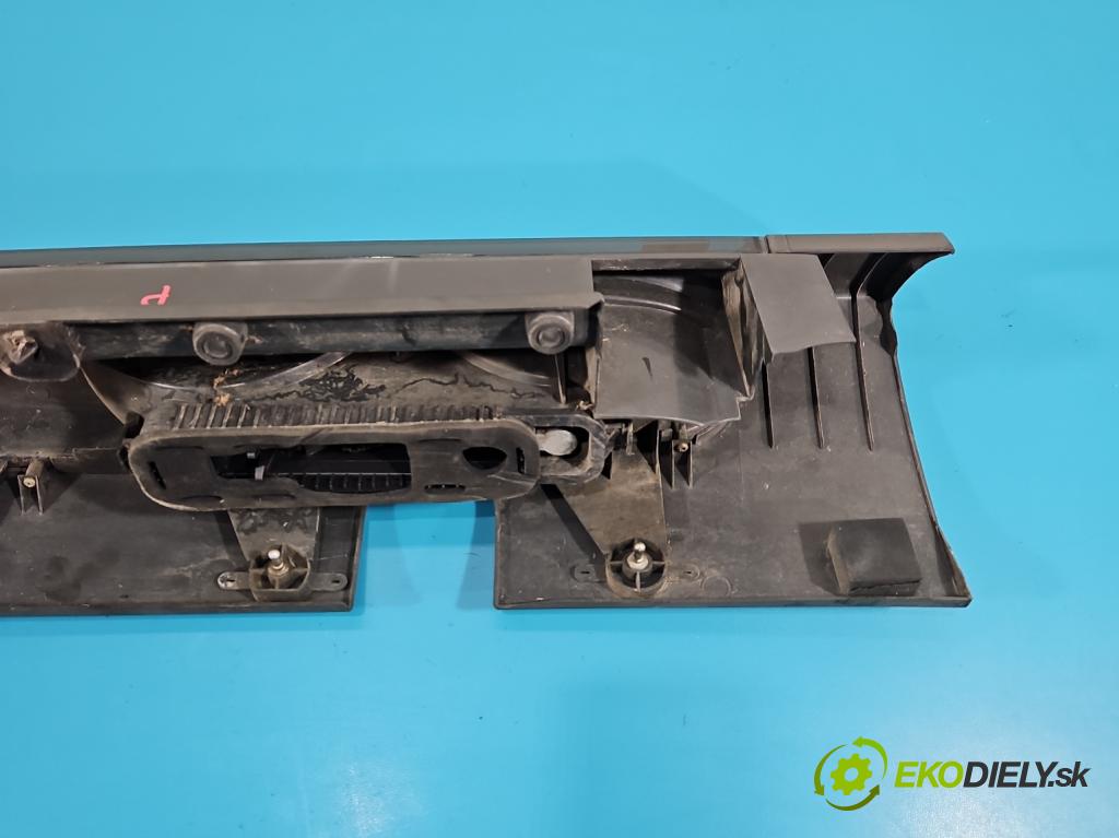 Renault Trafic II 2001-2014 1.9 dci 109 hp manual 80 kW 1870 cm3 5- světlo zadní pravé  (Klika dveří ostatní)