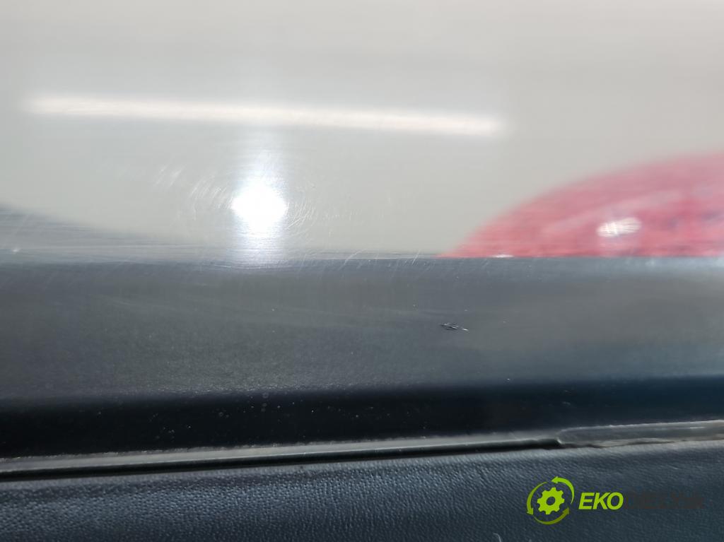 Renault Trafic II 2001-2014 1.9 dci 109 hp manual 80 kW 1870 cm3 5- světlo zadní pravé  (Klika dveří ostatní)