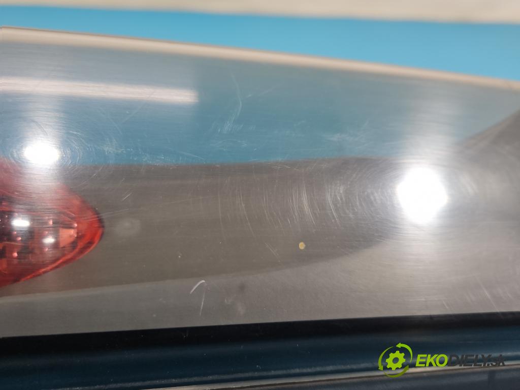 Renault Trafic II 2001-2014 1.9 dci 109 HP manual 80 kW 1870 cm3 5- svetlo / reflektor zadné ľavé  (Kľučka dverí ostatné)