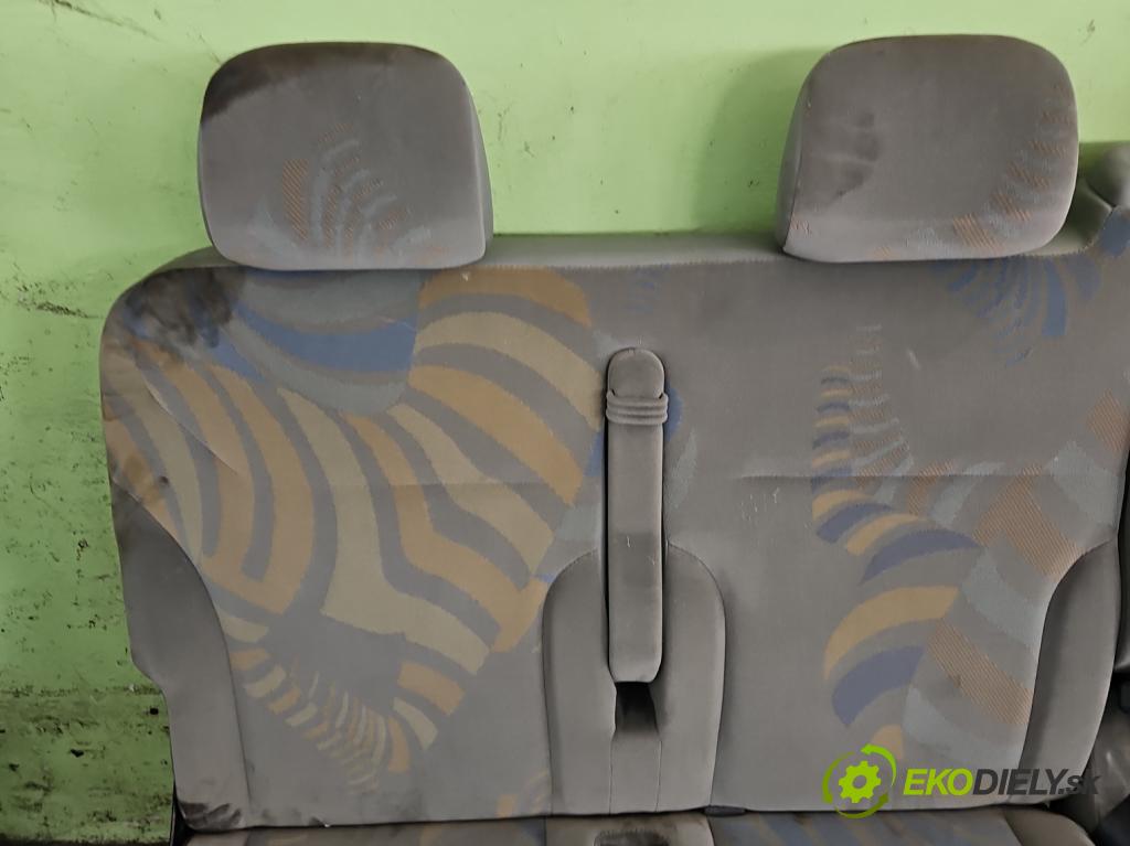 Renault Trafic II 2001-2014 1.9 dci 109 HP manual 80 kW 1870 cm3 5- Sedačka zadné ľavý III