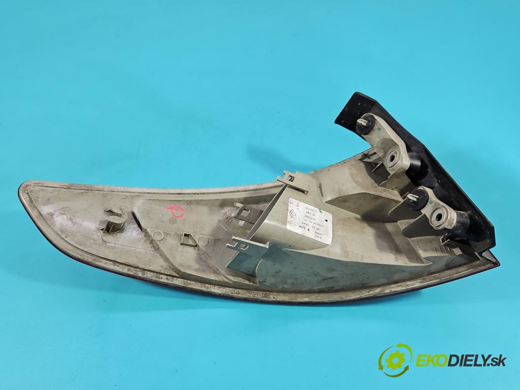 Renault Fluence 1.6 16V 110 hp manual 81 kW 1598 cm3 4- světlo zadní pravé 265500016R (Klika dveří ostatní)