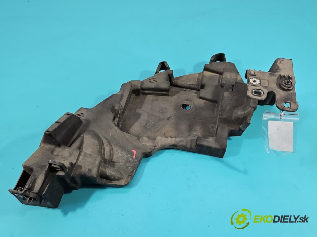 Renault Fluence 1.6 16V 110 HP manual 81 kW 1598 cm3 4- lišta pod svetlami 622230011R