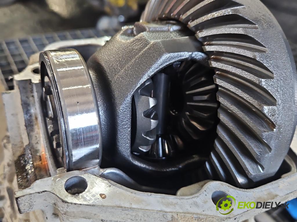 Honda CR-V I 1995-2001 2.0 16V 147 HP manual 108 kW 1973 cm3 5- Most: zadní: P6R 70191054