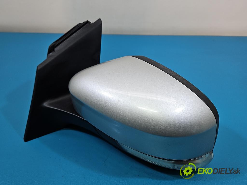 Ford Focus Mk3 2010-2018 1.6 16v IQDB: 105 HP manual 77 kW 1596 cm3 5- zrkadlo ľavé  (Kľučka dverí ostatné)