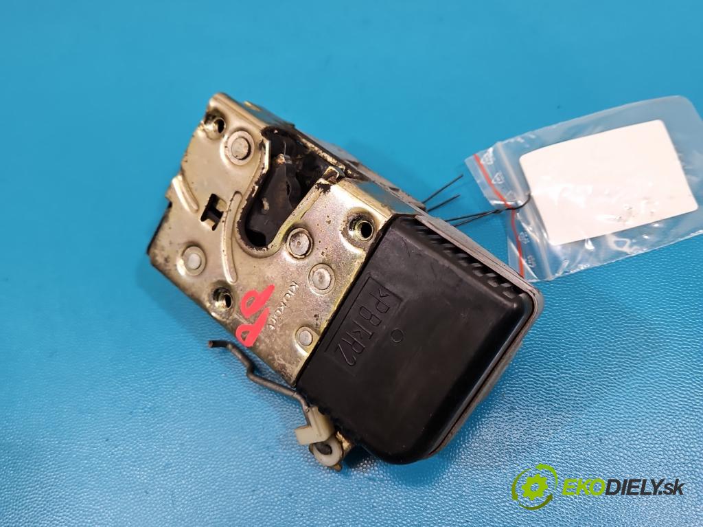 Peugeot 307 1.6 16V 109 hp manual 80 kW 1587 cm3 5- zámek přední pravý 