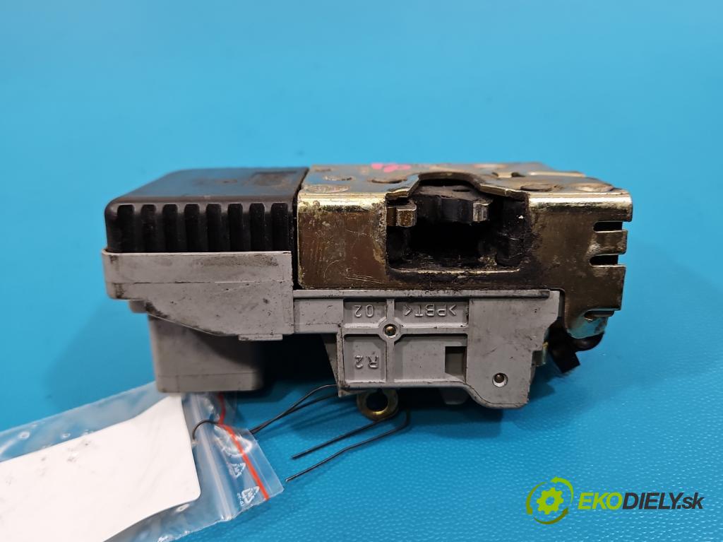 Peugeot 307 1.6 16V 109 HP manual 80 kW 1587 cm3 5- zámok predné pravý