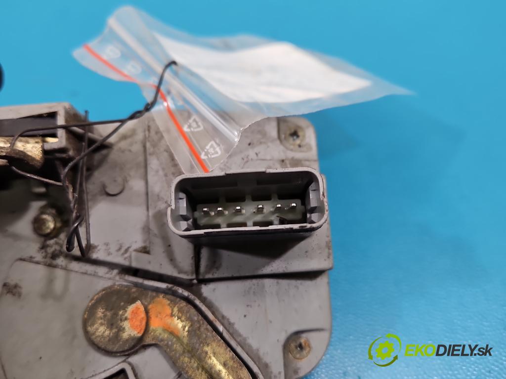 Peugeot 307 1.6 16V 109 HP manual 80 kW 1587 cm3 5- zámok predné ľavý