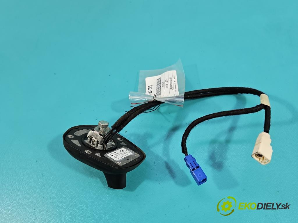 Fiat Tipo II 2015- 1.4 16V 95 HP manual 70 kW 1368 cm3 5- Antena 52082570