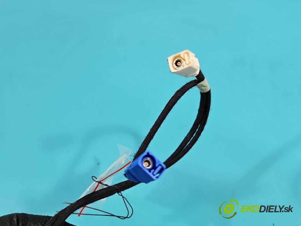 Fiat Tipo II 2015- 1.4 16V 95 HP manual 70 kW 1368 cm3 5- Antena 52082570