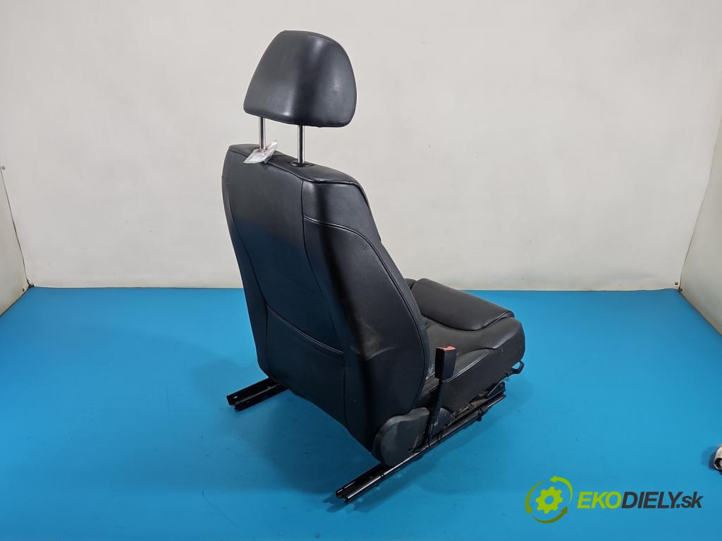Vw Passat B6 2005-2010 2.0 tdi 136hp manual 100 kW 1968 cm3 5- Sedadlo levý  (Sedadlo)