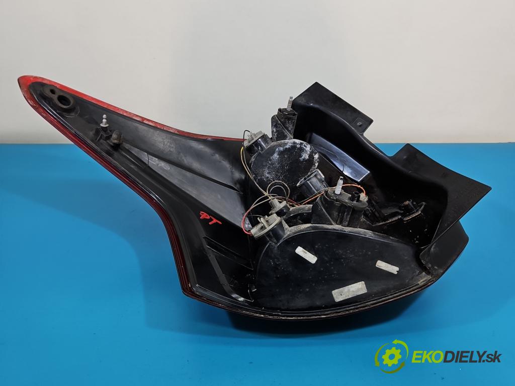 Ford Focus Mk3 2010-2018 1.6 16v IQDB: 105 hp manual 77 kW 1596 cm3 5- světlo zadní pravé  (Klika dveří ostatní)