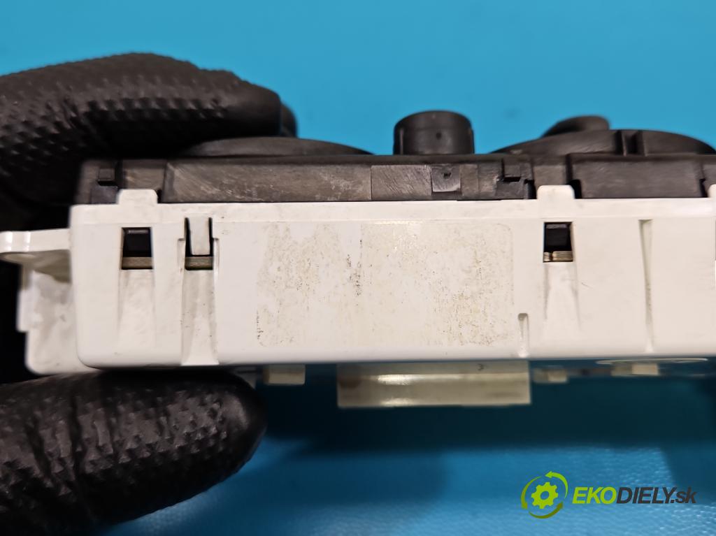 Ford Focus Mk3 2010-2018 1.6 16v IQDB: 105 HP manual 77 kW 1596 cm3 5- panel kúrenia BM5T-18549