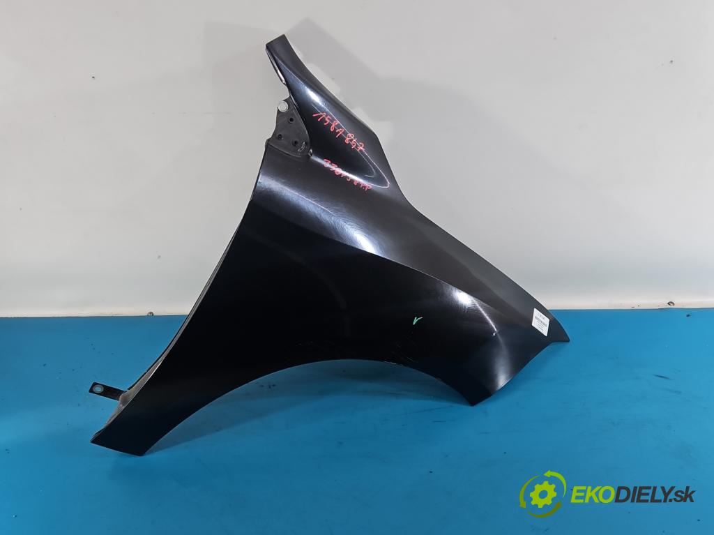 Renault Fluence 1.6 16V 110 HP manual 81 kW 1598 cm3 4- blatník predné pravý  (Kľučka dverí ostatné)