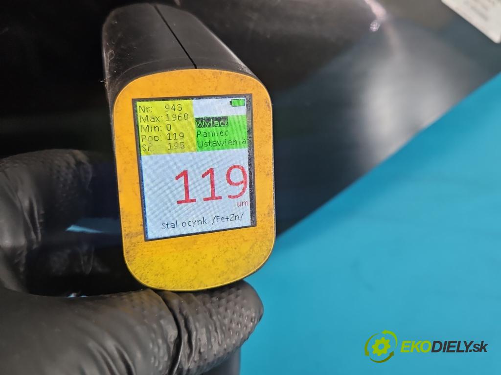 Renault Fluence 1.6 16V 110 HP manual 81 kW 1598 cm3 4- blatník predné pravý  (Kľučka dverí ostatné)