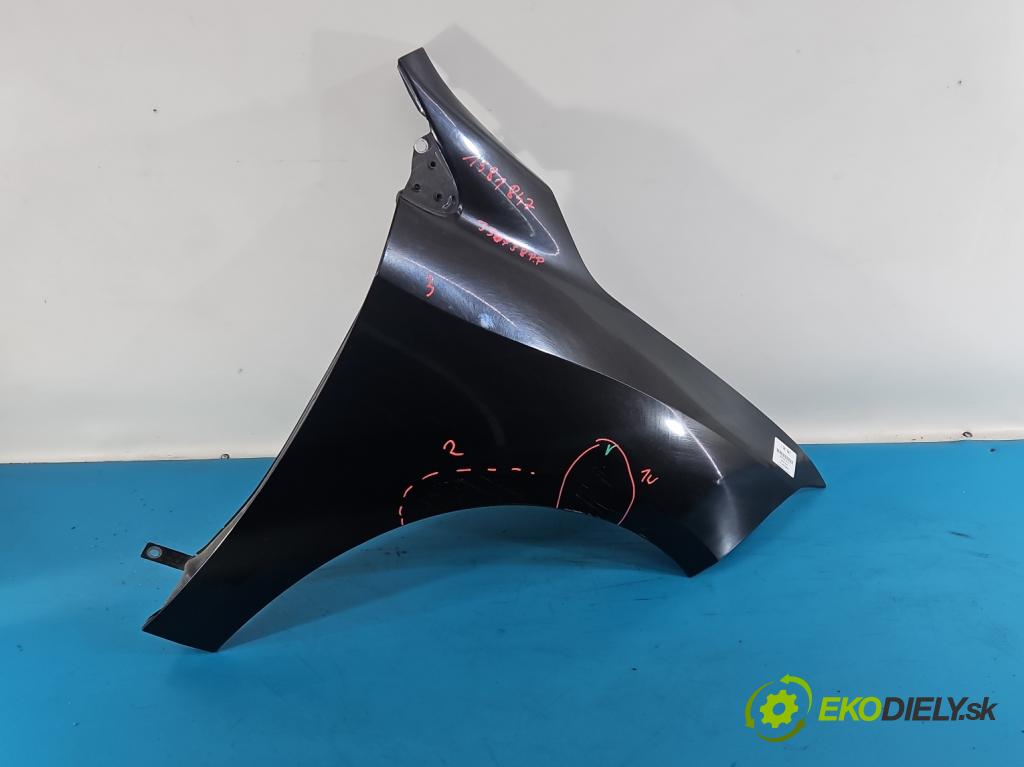 Renault Fluence 1.6 16V 110 HP manual 81 kW 1598 cm3 4- blatník predné pravý  (Kľučka dverí ostatné)