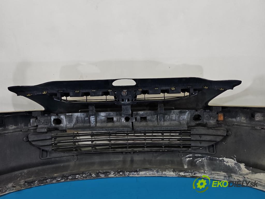 Peugeot 307 1.6 16V 109 HP manual 80 kW 1587 cm3 5- nárazník predné  (Kľučka dverí ostatné)