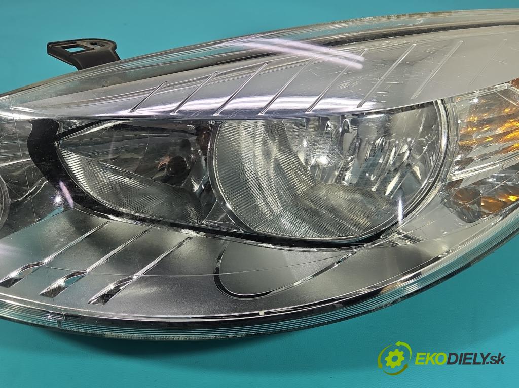 Renault Fluence 1.6 16V 110 HP manual 81 kW 1598 cm3 4- Reflektor: ľavý 260600078R (Kľučka dverí ostatné)