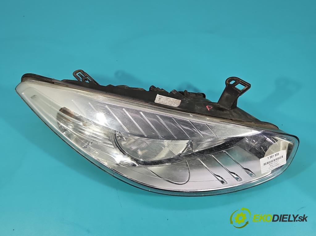 Renault Fluence 1.6 16V 110 HP manual 81 kW 1598 cm3 4- Reflektor: pravý 260100076R (Svetlo predné pravé)