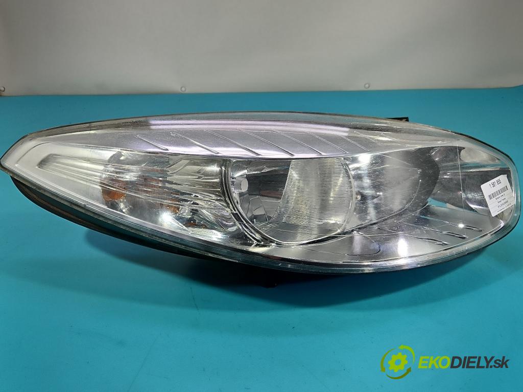 Renault Fluence 1.6 16V 110 HP manual 81 kW 1598 cm3 4- Reflektor: pravý 260100076R (Svetlo predné pravé)