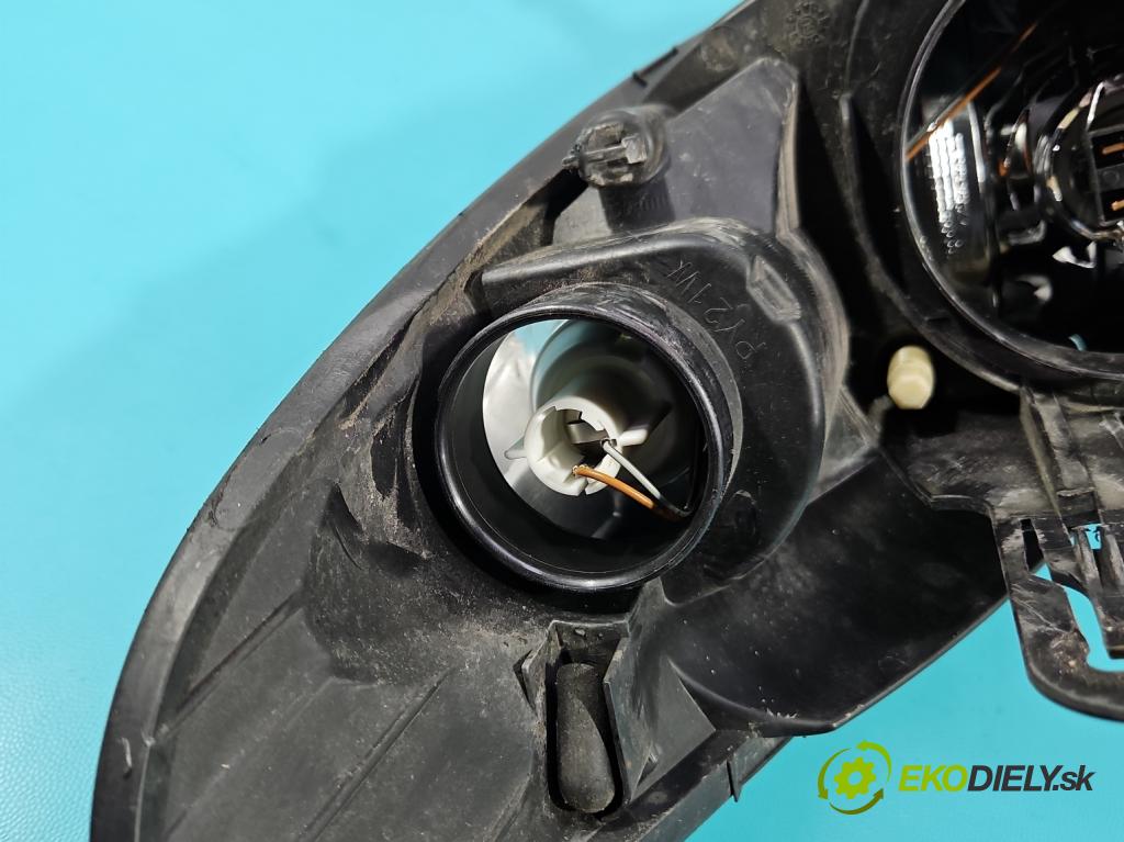 Renault Fluence 1.6 16V 110 HP manual 81 kW 1598 cm3 4- Reflektor: pravý 260100076R (Svetlo predné pravé)