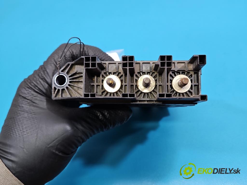 Renault Fluence 1.6 16V 110 HP manual 81 kW 1598 cm3 4- riadiaca jednotka ostatné 243800005R