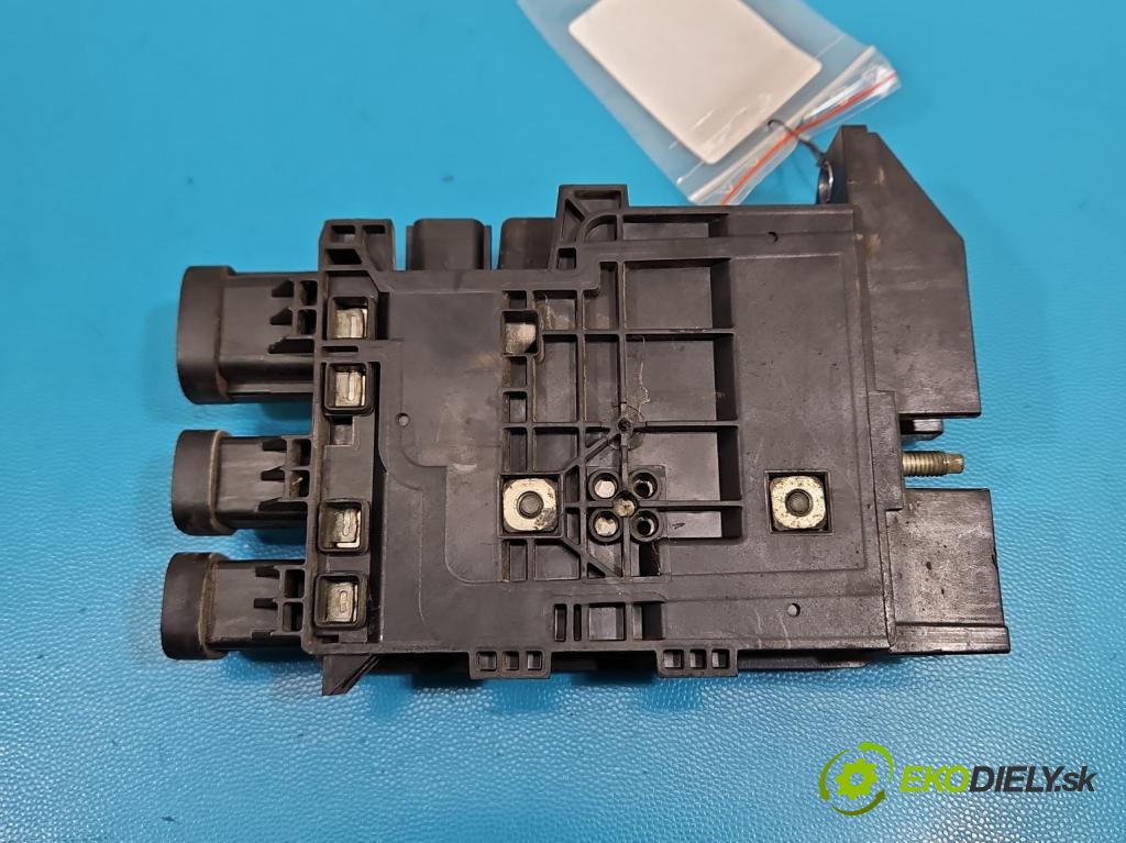 Renault Fluence 1.6 16V 110 HP manual 81 kW 1598 cm3 4- riadiaca jednotka ostatné 243800005R