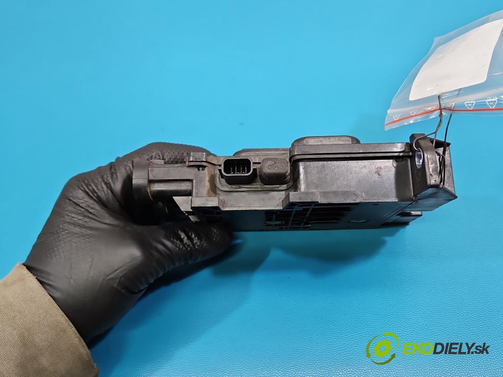 Renault Fluence 1.6 16V 110 HP manual 81 kW 1598 cm3 4- riadiaca jednotka ostatné 243800005R