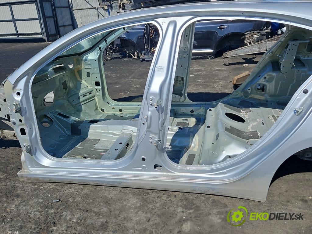 Fiat Tipo II 2015- 1.4 16V 95 HP manual 70 kW 1368 cm3 5- Práh: ľavý  (Karoséria ostatné)