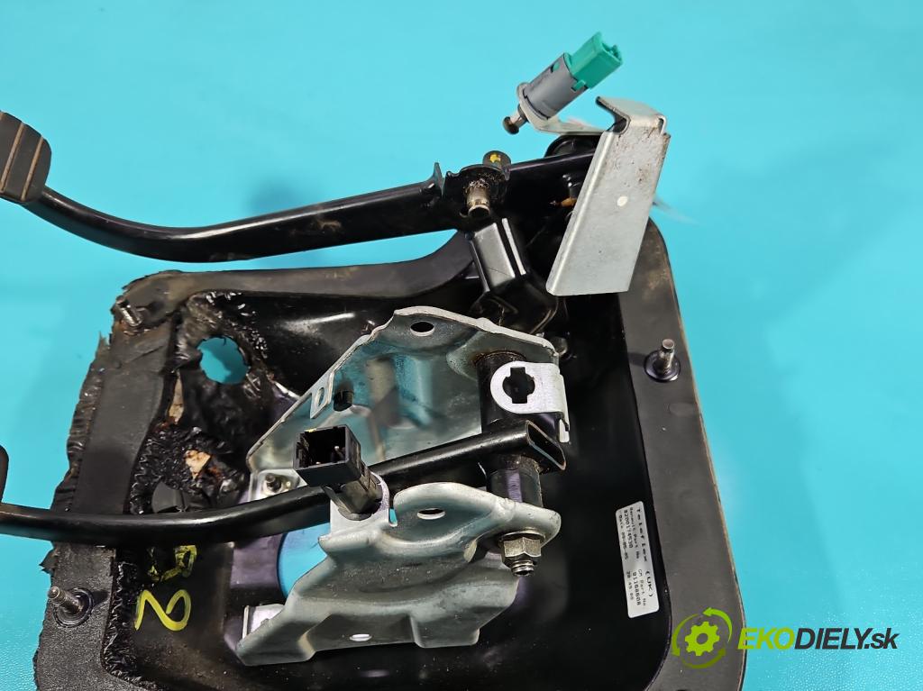 Renault Trafic II 2001-2014 1.9 dci 109 HP manual 80 kW 1870 cm3 5- pedále ostatné 91168608