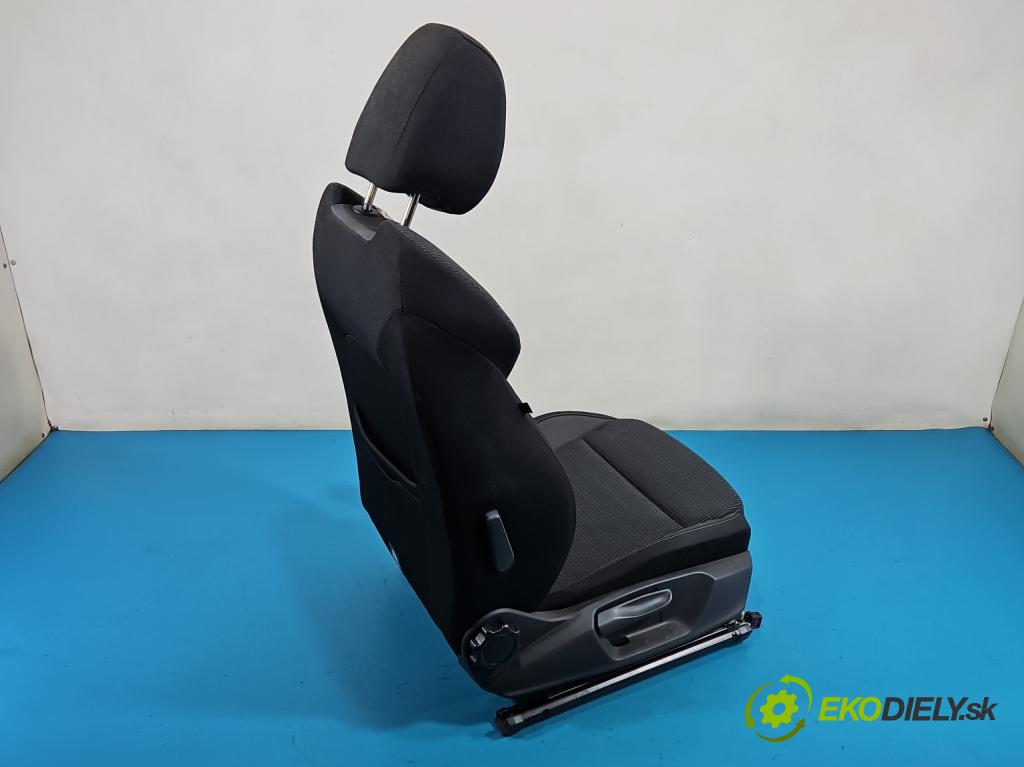 Skoda Octavia IV 2019- 2.0 tdi 116 HP manual 85 kW 1968 cm3 5- Sedačka pravý  (Sedadlo)
