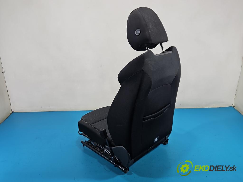 Skoda Octavia IV 2019- 2.0 tdi 116 HP manual 85 kW 1968 cm3 5- Sedačka pravý  (Sedadlo)