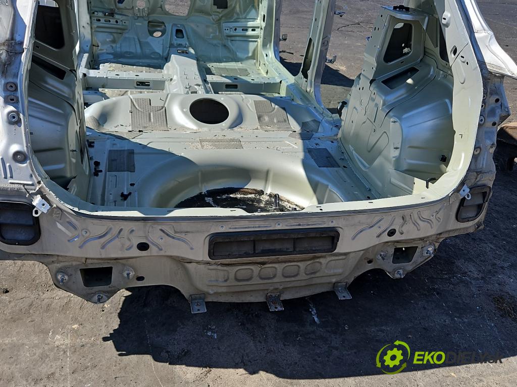 Fiat Tipo II 2015- 1.4 16V 95 hp manual 70 kW 1368 cm3 5- stěna zadní 