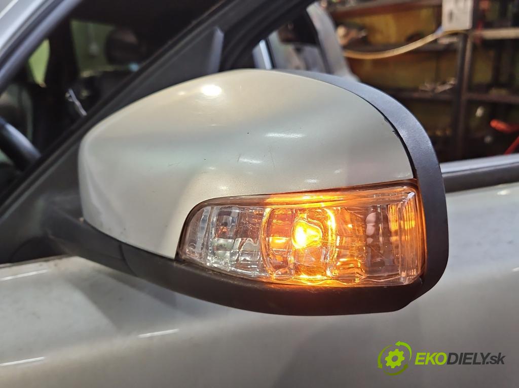 Volvo V50 2.0d 136hp manual 100 kW 1997 cm3 5- zpětné zrcátko levé  (Klika dveří ostatní)