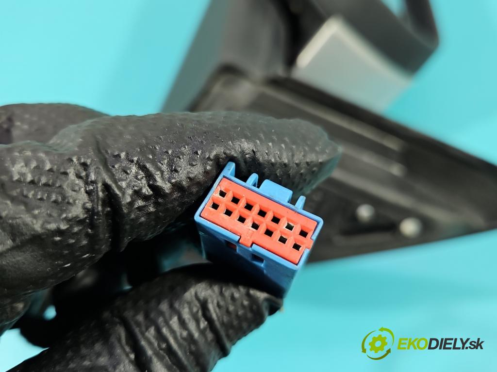 Volvo V50 2.0d 136hp manual 100 kW 1997 cm3 5- zpětné zrcátko levé  (Klika dveří ostatní)