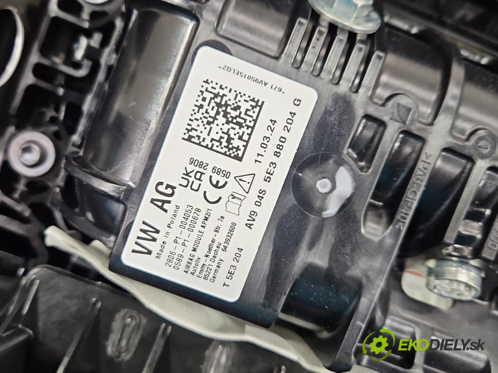 Skoda Octavia IV 2019- 2.0 tdi 116 HP manual 85 kW 1968 cm3 5- kokpit,pristrojová doska rozdeľovacia