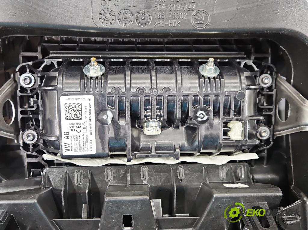 Skoda Octavia IV 2019- 2.0 tdi 116 HP manual 85 kW 1968 cm3 5- kokpit,pristrojová doska rozdeľovacia