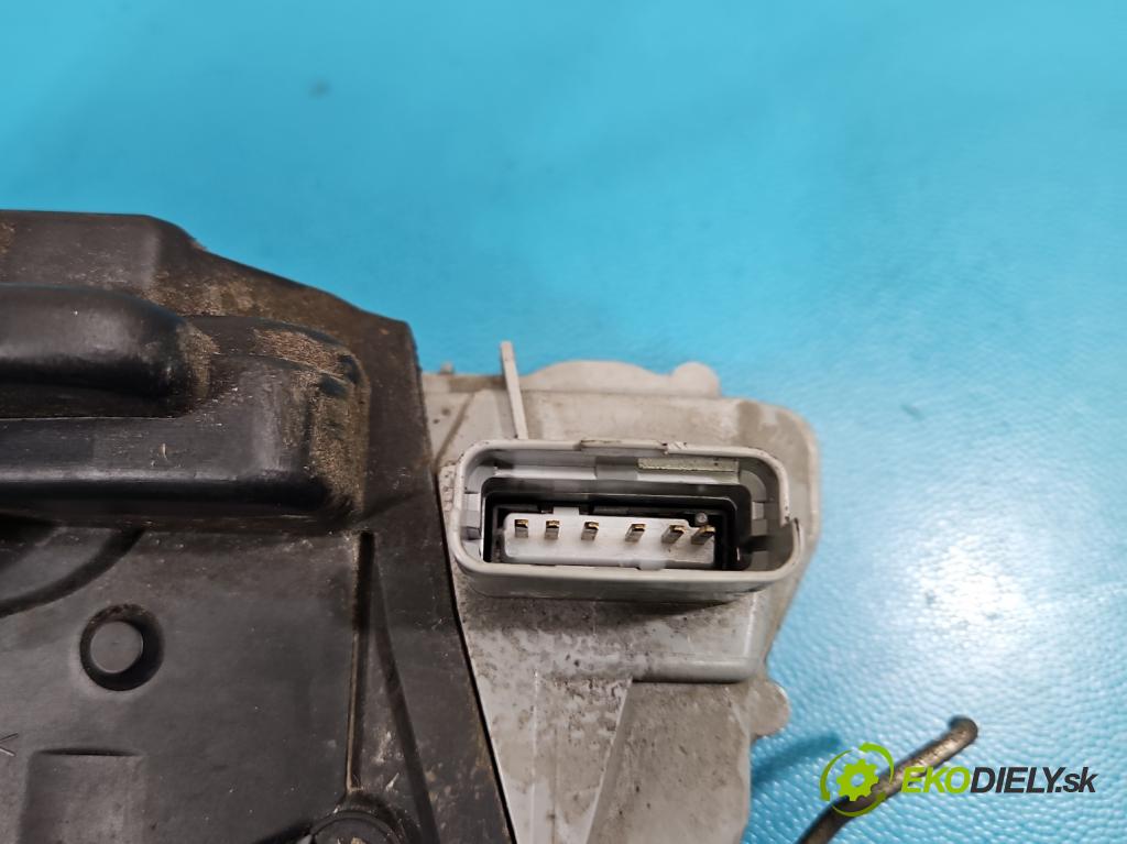 Peugeot 307 1.6 hdi 109 HP manual 80 kW 1560 cm3 5- zámok predné ľavý