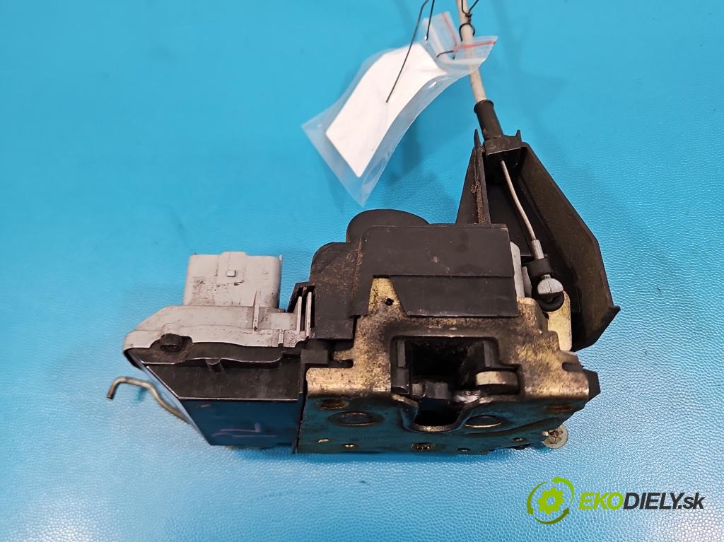 Peugeot 307 1.6 hdi 109 HP manual 80 kW 1560 cm3 5- zámok predné ľavý