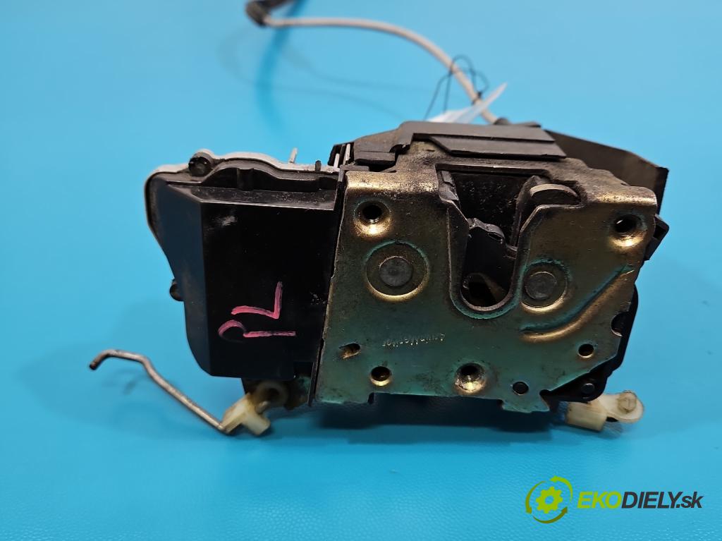 Peugeot 307 1.6 hdi 109 HP manual 80 kW 1560 cm3 5- zámok predné ľavý