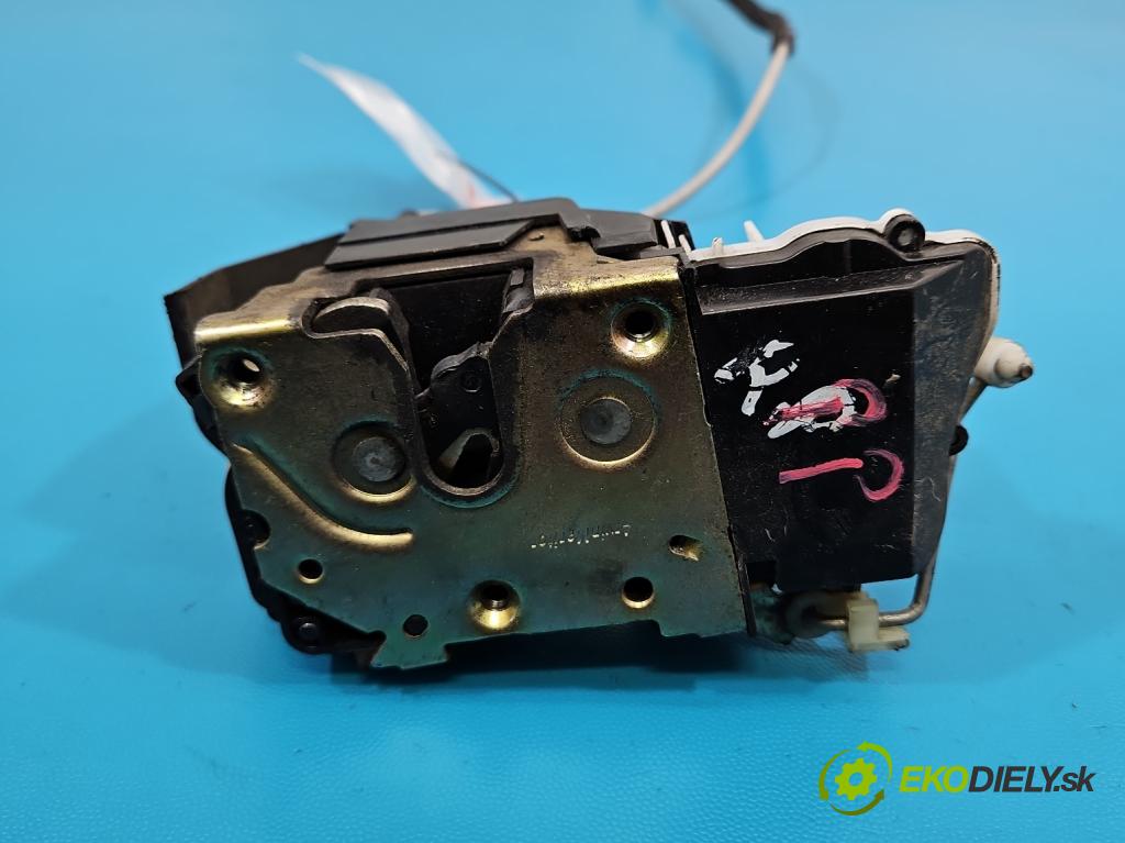 Peugeot 307 1.6 hdi 109 HP manual 80 kW 1560 cm3 5- zámok predné pravý