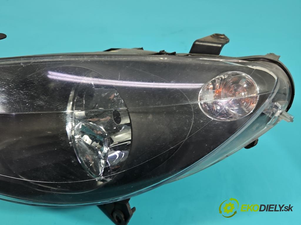 Peugeot 307 1.6 hdi 109 HP manual 80 kW 1560 cm3 5- Reflektor: ľavý  (Kľučka dverí ostatné)