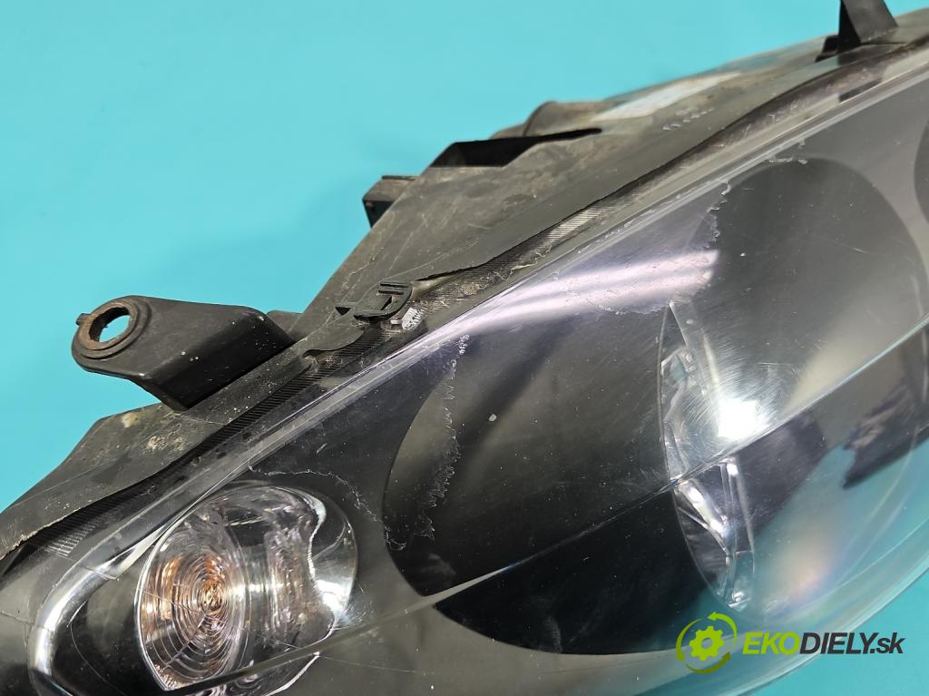 Peugeot 307 1.6 hdi 109 HP manual 80 kW 1560 cm3 5- Reflektor: ľavý  (Kľučka dverí ostatné)