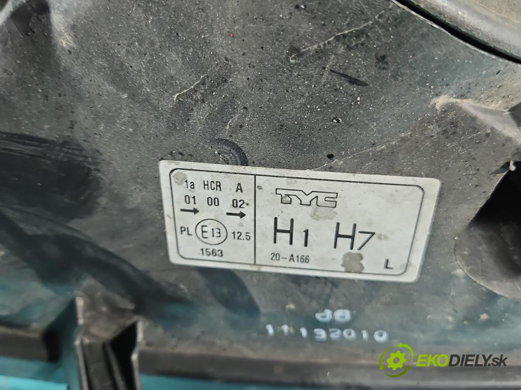 Peugeot 307 1.6 hdi 109 HP manual 80 kW 1560 cm3 5- Reflektor: ľavý  (Kľučka dverí ostatné)