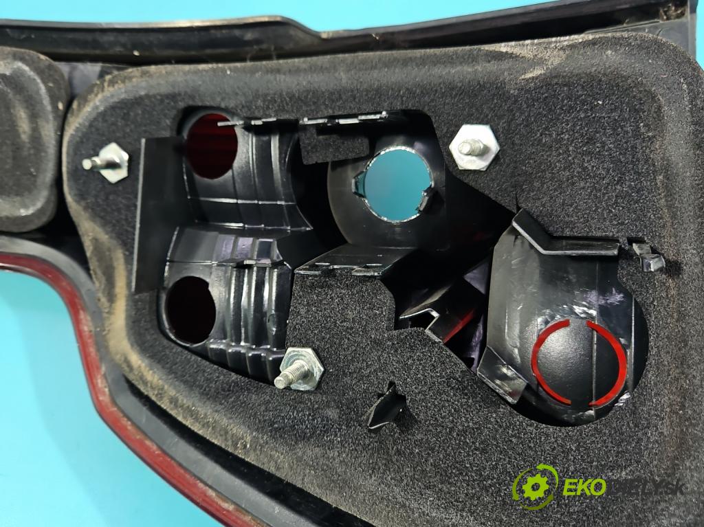 Volvo V50 2.0d 136hp manual 100 kW 1997 cm3 5- světlo zadní pravé  (Klika dveří ostatní)